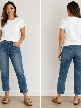 Tropical print capri denim jeans.